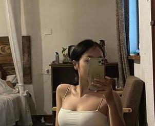 微密圈 – Cool文茜户外写真全集：与风共舞，结果偏偏被调皮的树枝扎了一下，太慷慨了，我的手啊！