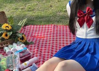 微密圈 – 本来想夏眠，结果被July芝岚的美图给惊醒，资源满满的一上午。