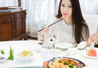 MiStar魅妍社 – 陈雅漫VICKY最新瑜伽分享，她居然让练习看起来如此不费力！