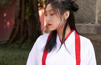 MiiTao蜜桃社 – 不止是灰丝，高清照片里的伊素妍散发着厉害的气场！