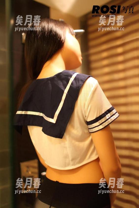 免费领略“ROSI”的翘臀资源，放心，不会被锁住的臀部！