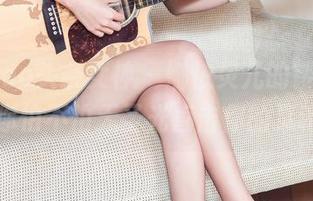 TouTiao头条女神 – 娜依灵儿的镂空，就问你怕不怕无圣光直击你的灵魂？