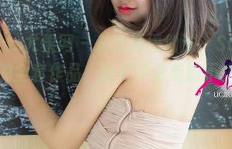UGirls尤果网 – 灰丝缓缓划过，Sukki可儿的全套作品，图片中偷走的不止是光影。