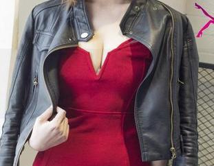 UGirls尤果网 – 黛熙儿的奶牛在网盘里乱撞，想要捡到波浪吗？
