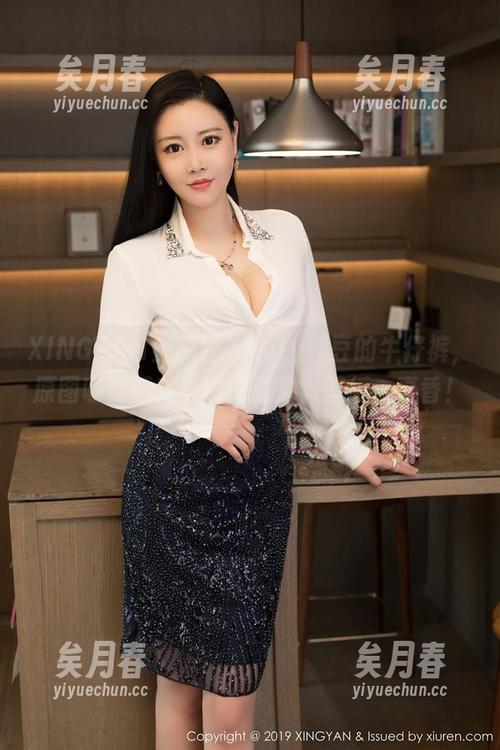 XINGYAN星颜社-Vily豆豆 XINGYAN星颜社 - Vily豆豆的牛仔裤,原图收到后我一瞬间就想做壁纸,真香!