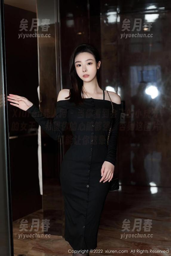 Xiuren秀人网 - 当你看到会飞的小虎牙的女王，希望你的心脏够强，否则这图片可能让你眩晕！