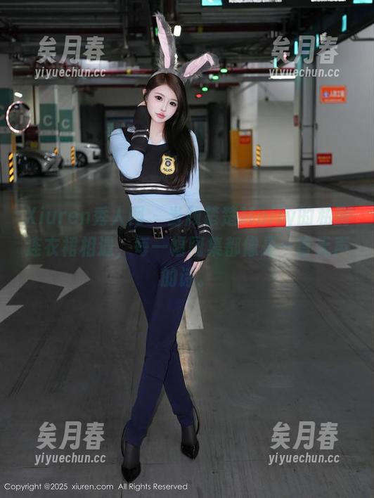 Xiuren秀人网-顾楚楚Maily Xiuren秀人网 - 当顾楚楚Maily的私房连衣裙相遇,每一幅图集都像是一首无声的诗。