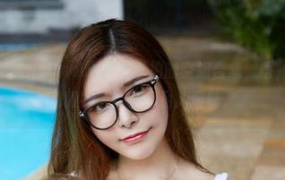 YouWu尤物馆 – nova李雅私拍的空姐合集，唔，那小动作和眼神，简直很耐人寻味。