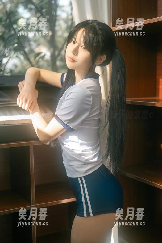 rua阮阮 rua阮阮的雪糕写真:甜蜜与妹子的亲密cos聚会!