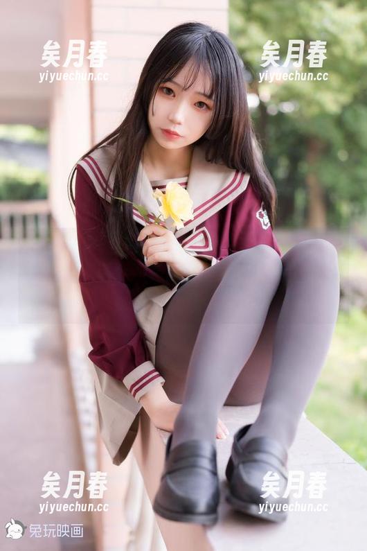 兔玩映画 粉色JK小姐姐在兔玩映画的写真图集中走起,似乎那个粉色的裙摆都在跟我打招呼!