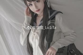 塔塔_Lo1iTa的私房作品，白丝在此轻轻摇摆