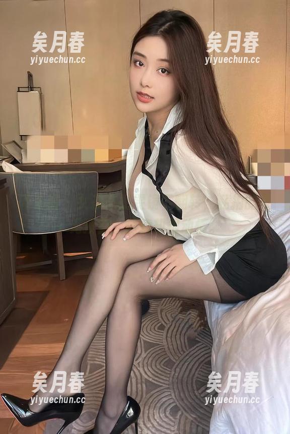 奶雯 微密圈 - 女孩在奶雯镜下翻转,私拍的毫无预警,随意却很动情。