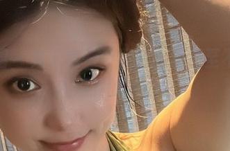 微密圈 – 为了这一个图包，我甚至不再关心奶雯的甜心…