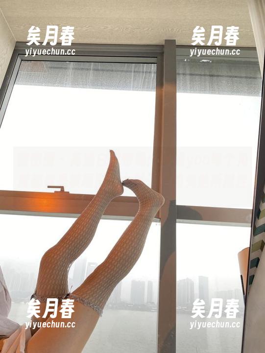安妮yoo 微密圈 - 高清白裙特辑:安妮yoo每个角度都像是被摄影师小肚子里的鬼魅所操控。