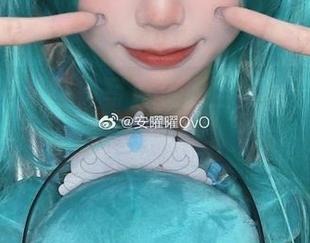 海边的安曜曜，写真资源自然就那么“出众”。