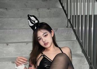 微密圈 – 图片里的小优优子，校服显得好自然，没想就这样入了坑。