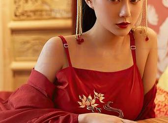 尤蜜荟 – 当秘密遇上合法萝莉——一个必须下载的写真集