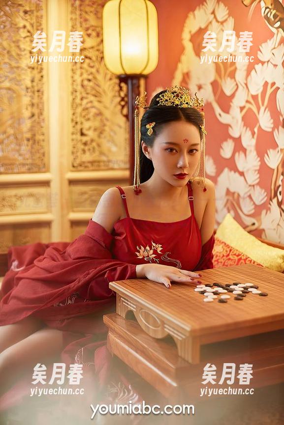 尤蜜荟 - 当秘密遇上合法萝莉——一个必须下载的写真集