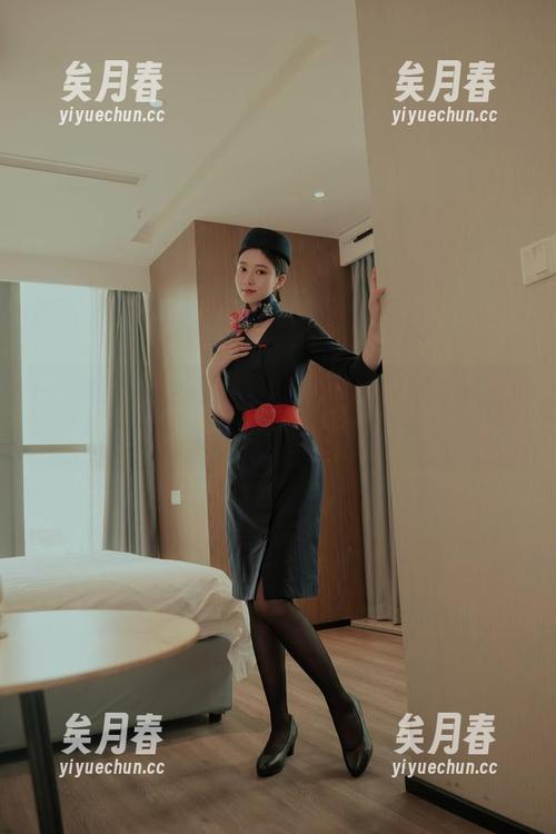 年年Nnian 一件校服抵过千言万语,年年Nnian在线美图里的情绪没办法说透