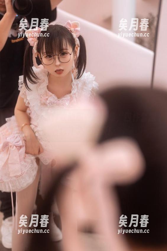 来看看幼水铃衣的职业装合集，四件套撩，也许会有收获！
