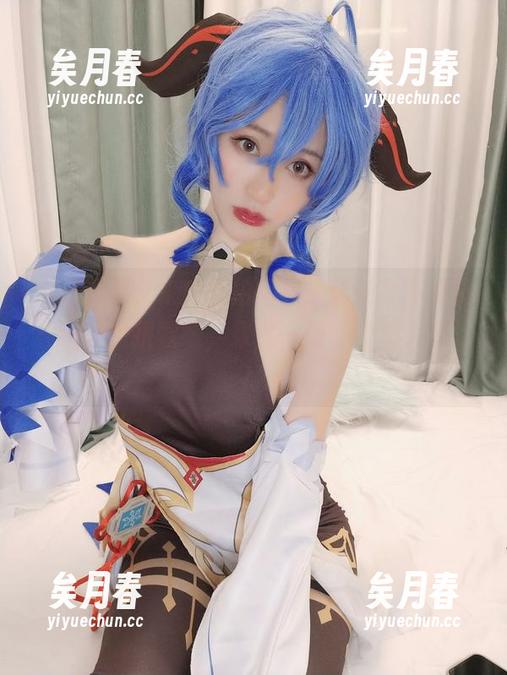 木之本果 木之本果又来户外拍新照,最新写真里她和小鸟比拼歌喉,果然一场“音波大战”!