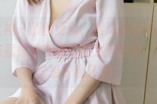梦丝女神 – 原图更新，素岚的连体裙，这个姿态就像她在村口晒太阳似的，不知不觉想多看几眼。