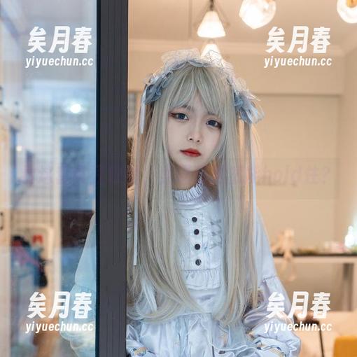 看这套黄豆粉图，梨瑾瑾居然能hold住？