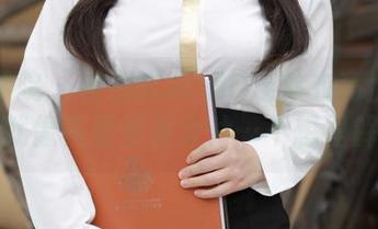 模范学院 – 看熊吖BOBO连体衣高清写真，就像在看怪兽大片…不想理解。