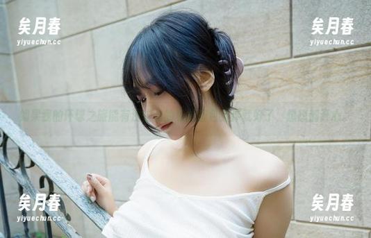 如果我的环球之旅能有浅安安的私拍图包旁伴就好了，想想都开心。