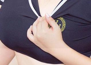 爱尤物 – 刘瑾希的泳衣图集——水里的游乐场？