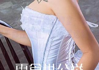 爱尤物 – 李薇薇与她的教室，写字台上的书本似乎都在偷瞄，来看看这组图片的神秘感吧。