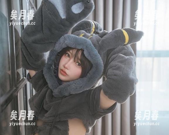 杂交的免费吧，狐洛洛子和她的拘束银狐作品真让人绞尽脑汁。