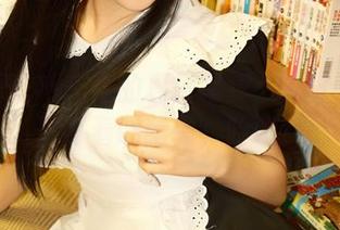 白莉爱吃巧克力的夏日写真：为什么我一直盯着眼睛看，哈哈！
