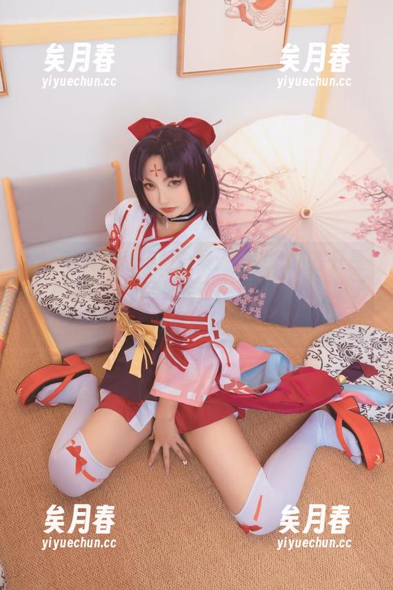 神楽坂真冬体操服合集：你以为抗冻只是嘴上说说？（这身姿态，真让人想把炉子开高点！）