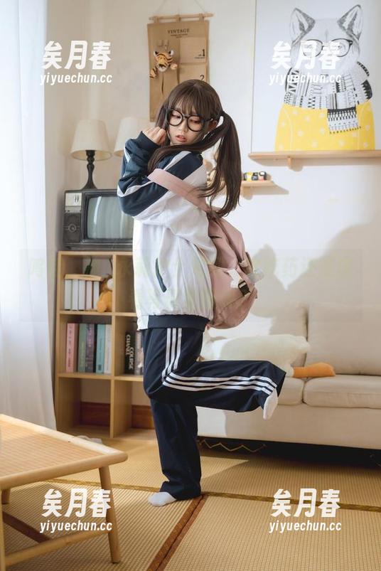 呜哇，神沢永莉护士驾到，该吃药还是该看写真套图呢？