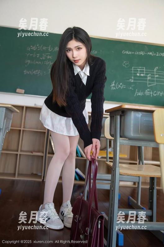 秀人网-Mieko林美惠子 秀人网 - 分享一波Mieko林美惠子的短裙写真集,这搭配也太让人眼前一亮了吧!