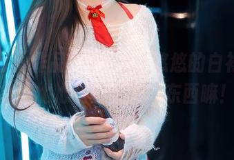 秀人网 – 作品VIP：z杯悠悠的白衬衫，扛着比心情更重要的东西嘛！