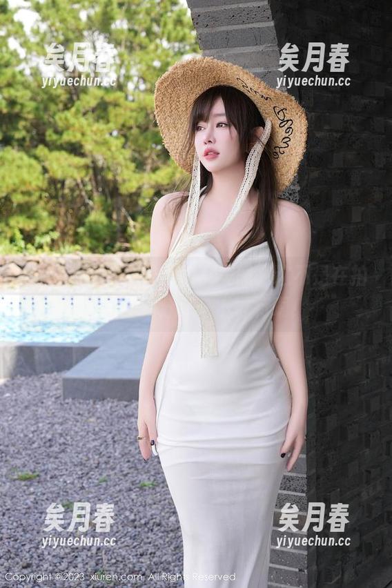 秀人网 - 余虞酱的修女美图，这不是在拍电影吧？分享一下才行啊！