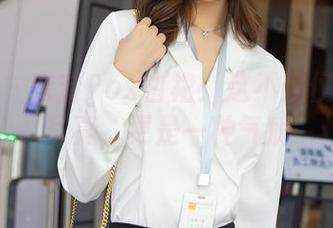 秀人网 – 奈奈Fox白裙：这不仅仅是一次写真，更是一种气质