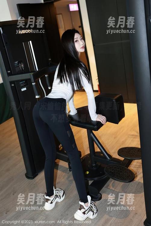 秀人网-宋愉愉 秀人网 - 宋愉愉的黑丝写真集更新,谁能不想多看看呢?