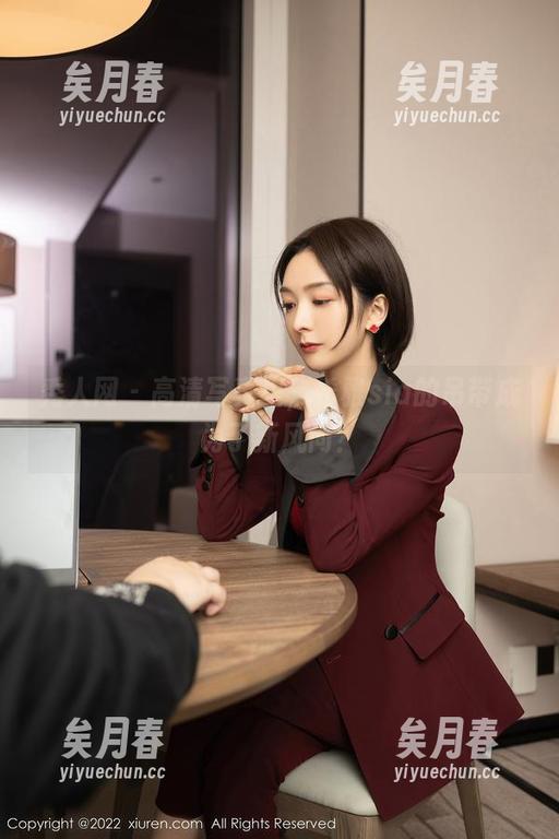 秀人网-希雅sia 秀人网 - 高清写真里,希雅sia的吊带成为了新风尚?
