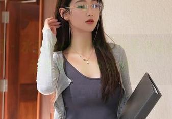 秀人网 – 水手服+慧敏Vivi=无法抗拒的最新资源，快拿走吧！