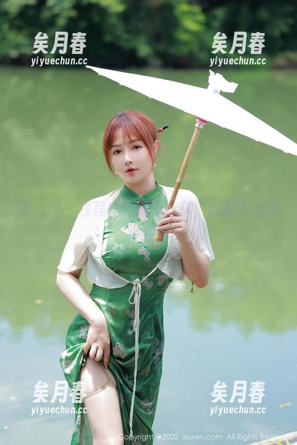秀人网 - 程程程的制服分享，随意走心的小情绪