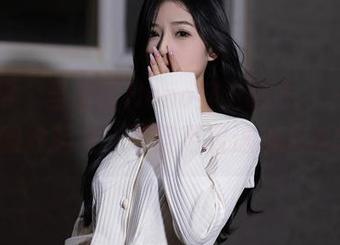 秀人网 – 当诺诺Nono穿上睡衣，一切都变得微妙起来，不得不看这组高清套图!
