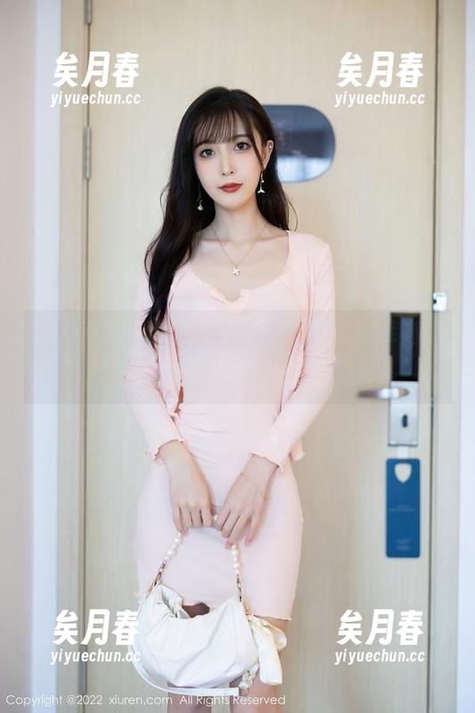 秀人网-麻吉小兔子 秀人网 - 麻吉小兔子透视蕾丝,图库高清,仿佛在耳边轻语。
