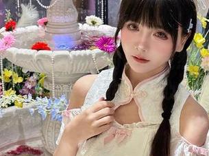 秋山AkI，没想到你的美图竟然能让我傻傻盯着，上壁纸也太扎心了吧。