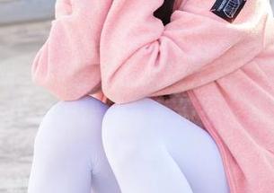 稚乖画册 – 赤西夜夜又放大招！这图包的初音少女，快让我走停不下来了。