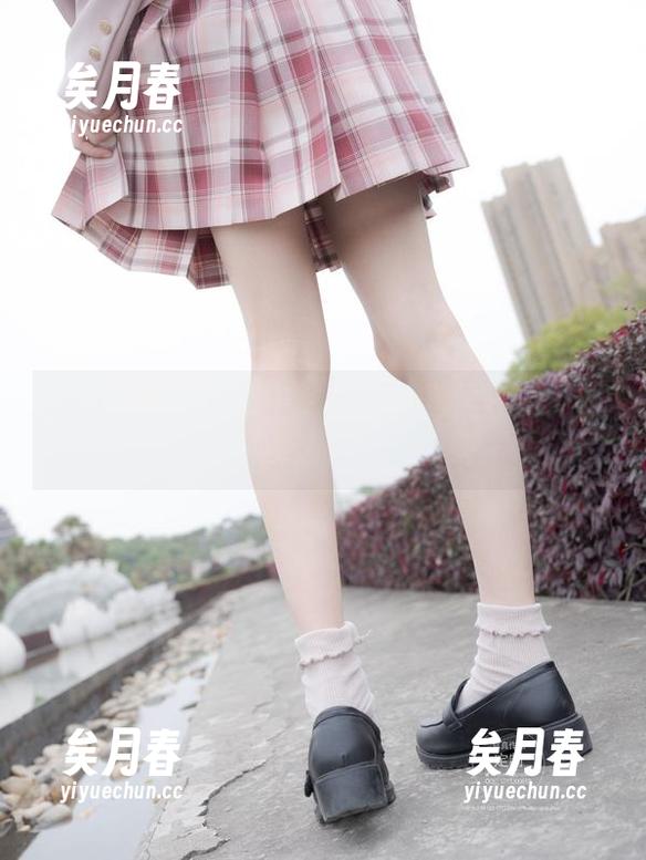 紧急企划-奶昔 紧急企划 - 图库中的奶昔:当黑丝变成招牌工作服