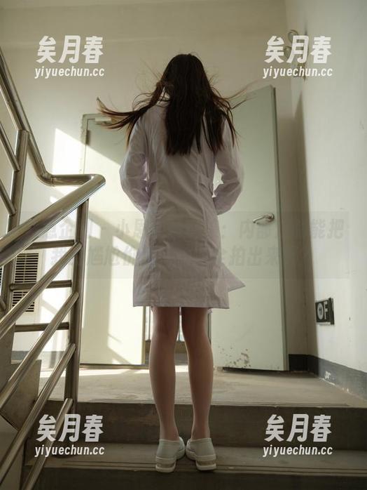 紧急企划-小恩 紧急企划 - 小恩的写真集:内部定制能把我的尴尬价值300块全拍出来吗?