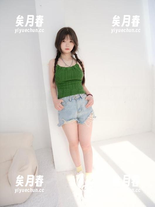 紧急企划-樱樱樱可 紧急企划 - 高清图集中的樱樱樱可体操服,你会发现一些让人不易察觉的细微之处。